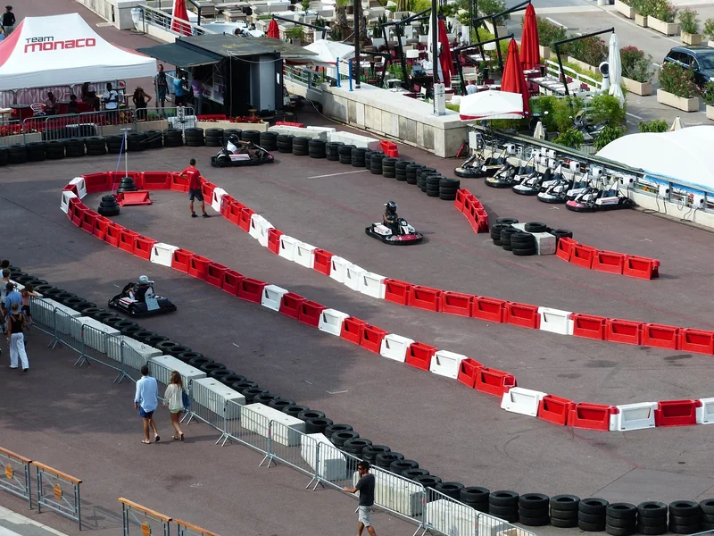 Techniques de pilotage pour garder le kart en ligne